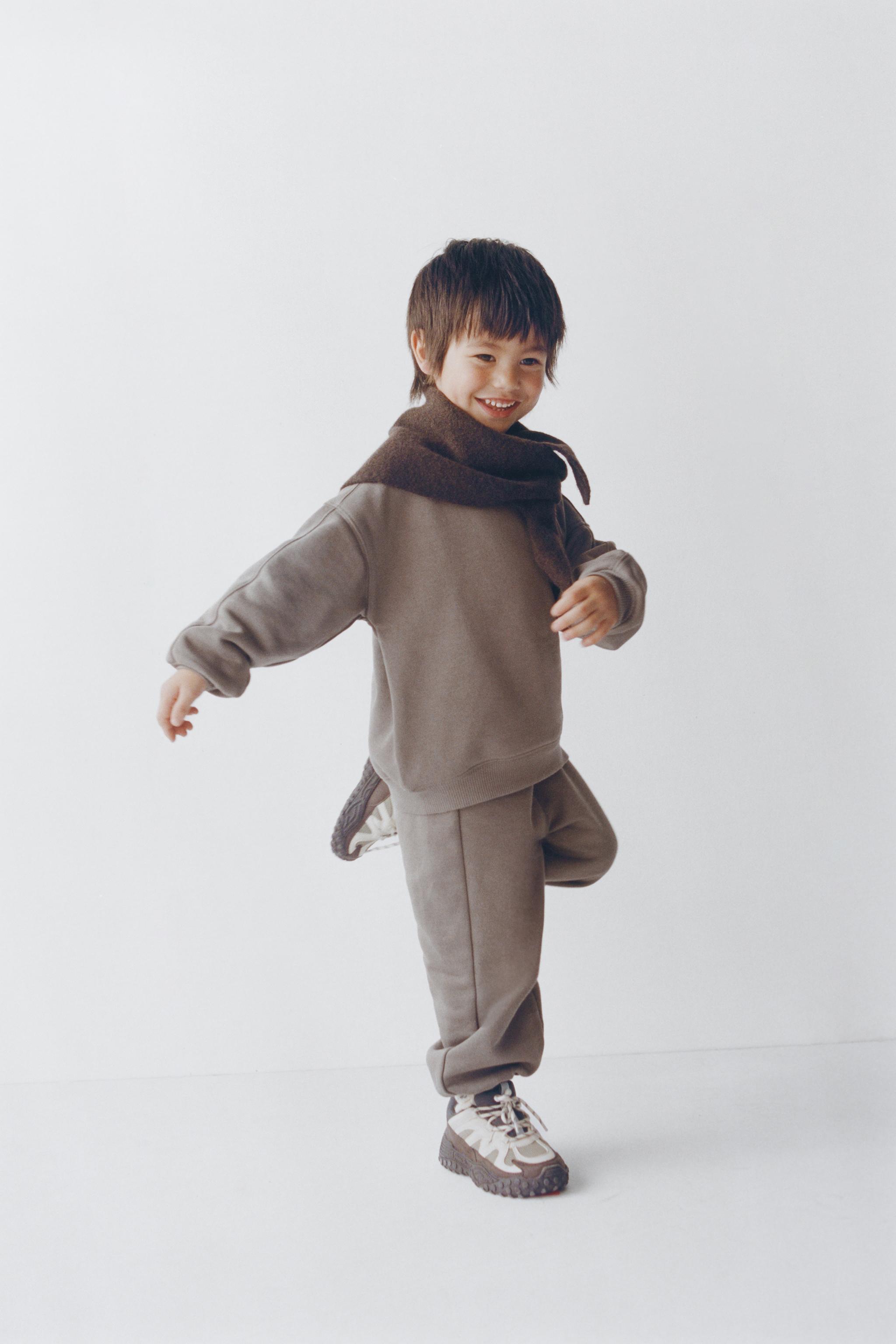 JOGGING SWEATSHIRT AND BASIC JOGGER PANTS SET WITH LABEL